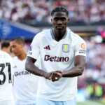 Amadou Onana crown celebration